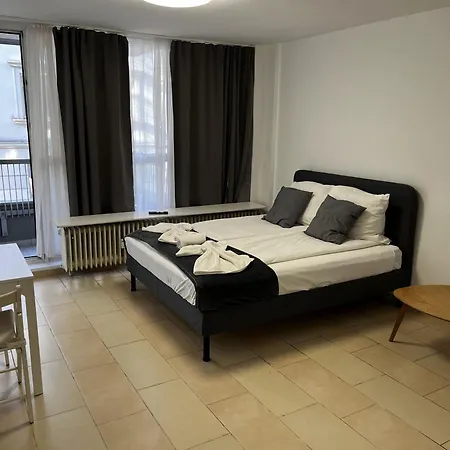Daire Stylish In Friesenplatz, Heart Of