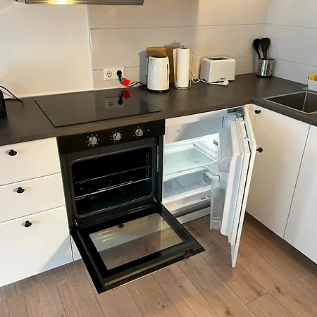 Apartment Stylish In Friesenplatz, Heart Of